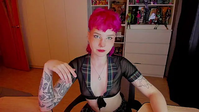 Snapshot of School_Love chatting on August 6, 2:57 am School Love online show from August 6, 2:57 am