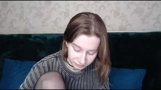 Snapshot of EnigmaSee chatting on February 27, 7:23 am EnigmaSee online show from February 27, 7:23 am