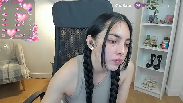 Snapshot of _BellaEvans_ chatting on May 8, 4:51 am BellaEvans online show from May 8, 4:51 am