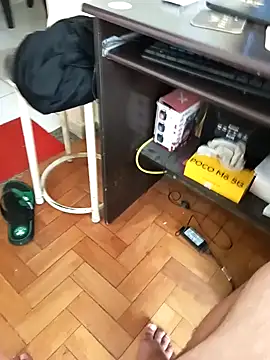 Snapshot of lobomisterioso13 chatting on January 9, 6:15 pm lobomisterioso13 online show from January 9, 6:15 pm