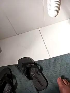 Snapshot of lobomisterioso13 chatting on October 7, 12:02 pm lobomisterioso13 online show from October 7, 12:02 pm