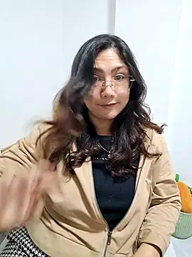 Mia Ruiz online show from November 4, 3:16 am