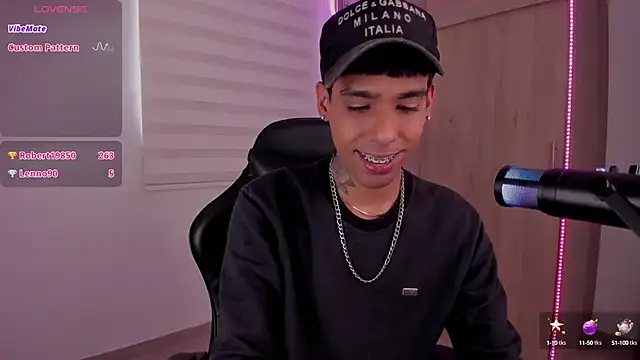 aldrinwhite online show from January 13, 7:53 pm