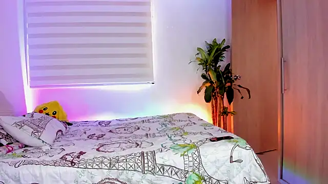 aldrinwhite online show from September 16, 5:47 pm