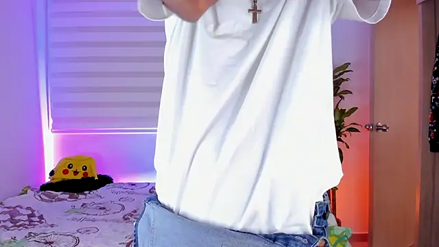 aldrinwhite online show from October 12, 4:39 pm