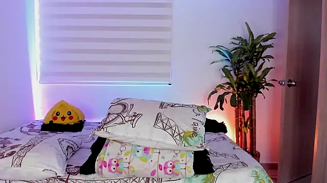 aldrinwhite online show from October 25, 4:46 pm