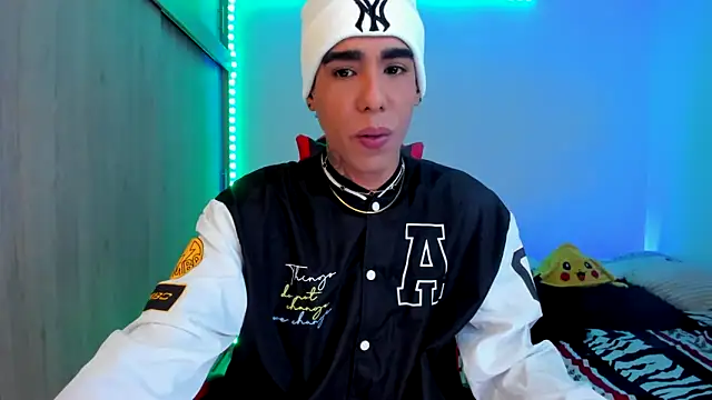 aldrinwhite online show from February 11, 5:18 pm