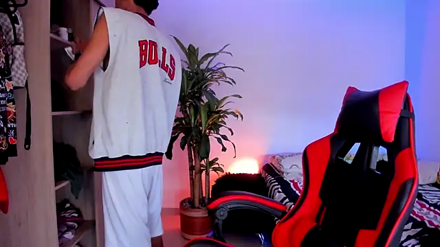 aldrinwhite online show from March 3, 5:08 pm