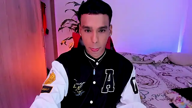 aldrinwhite online show from July 28, 6:20 pm