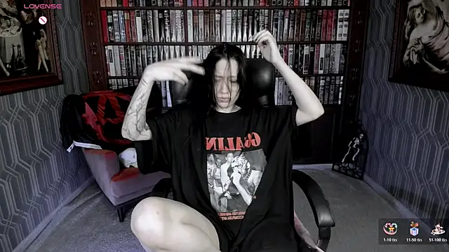 Snapshot of Medusa__Gorgona chatting on May 30, 2:14 pm Medusa Gorgona online show from May 30, 2:14 pm