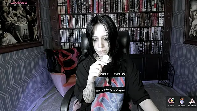 Snapshot of Medusa__Gorgona chatting on June 11, 9:40 am Medusa Gorgona online show from June 11, 9:40 am
