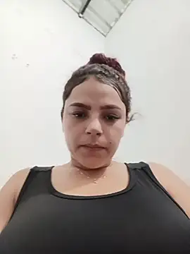 Snapshot of Mommy-Hot chatting on May 13, 1:03 am Mommy-Hot online show from May 13, 1:03 am