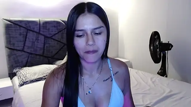 Snapshot of cloe_fox chatting on November 9, 11:25 pm cloe fox online show from November 9, 11:25 pm