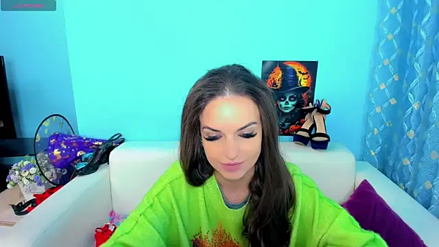 Snapshot of LindaaLu chatting on November 20, 4:23 am LindaaLu online show from November 20, 4:23 am