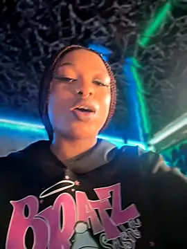 Melany Williams online show from October 18, 1:12 pm