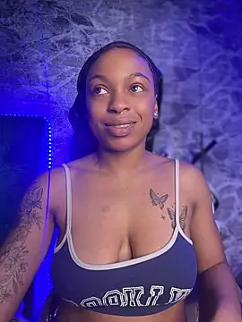 Snapshot of Melany_Williams chatting on July 20, 11:23 am Melany Williams online show from July 20, 11:23 am