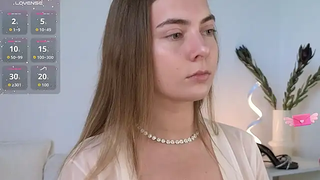 chloi hes online show from September 22, 9:00 am