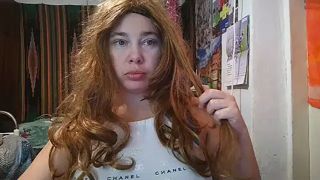 Cora Maro online show from September 14, 1:10 pm