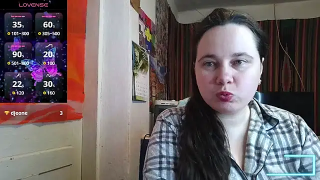 Snapshot of Cora_Maro chatting on May 2, 11:43 pm Cora Maro online show from May 2, 11:43 pm