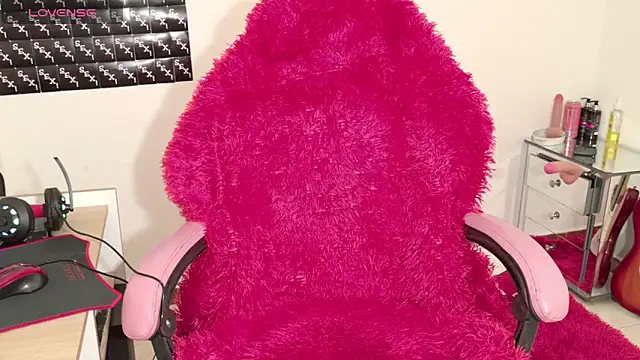 Snapshot of RoxaneEvans_ chatting on October 24, 6:26 pm RoxaneEvans online show from October 24, 6:26 pm