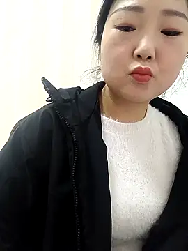 Snapshot of AHL756 chatting on February 13, 6:41 am AHL756 online show from February 13, 6:41 am