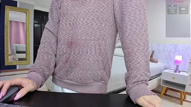 charolbruce 1 online show from February 10, 11:36 am