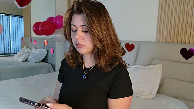 Zoe Benson online show from February 11, 12:10 pm