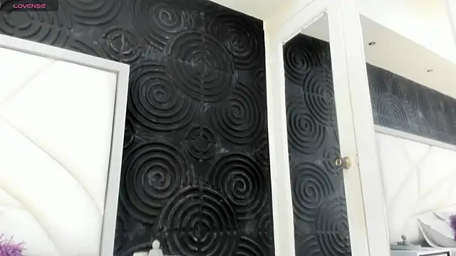 AbigailWilliams  online show from November 21, 11:20 am