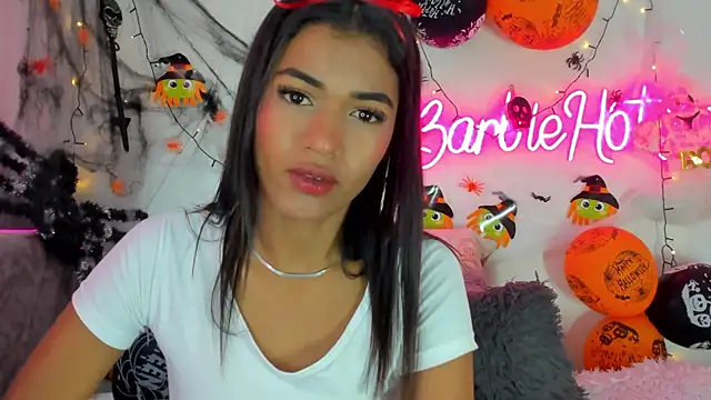 BarbieHotLaura online show from October 22, 3:45 pm