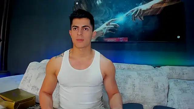 Crhis N Derek online show from February 7, 8:20 pm