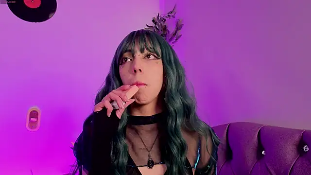 Nyx nayla online show from January 14, 6:52 am