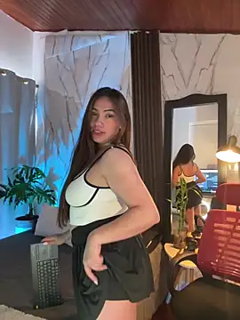 Snapshot of emmily_d chatting on May 4, 6:48 pm emmily d online show from May 4, 6:48 pm