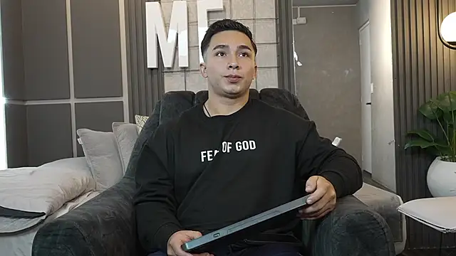 Ryan Hunt online show from March 13, 4:01 pm