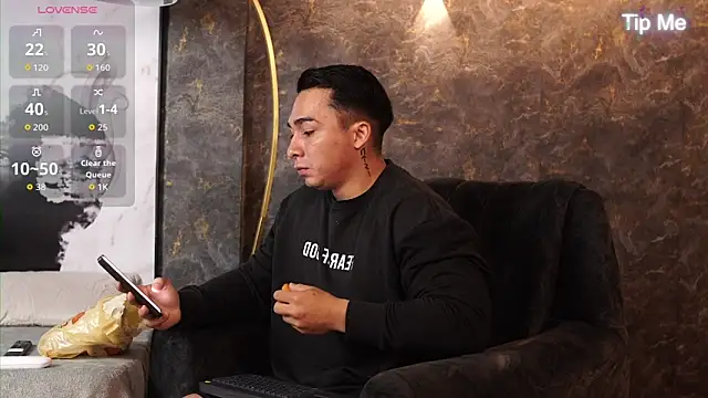 Ryan Hunt online show from December 3, 12:14 pm