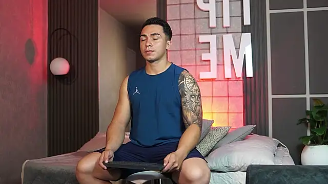 Ryan Hunt online show from December 15, 12:09 pm