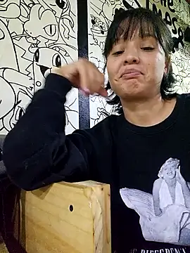 Snapshot of LorenRosse chatting on October 22, 11:04 pm LorenRosse online show from October 22, 11:04 pm