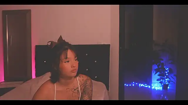 LorenRosse online show from February 3, 11:54 pm