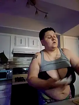 Snapshot of DevilDahm chatting on December 8, 7:05 am DevilDahm online show from December 8, 7:05 am