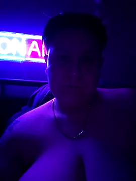 Snapshot of DevilDahm chatting on December 11, 9:41 am DevilDahm online show from December 11, 9:41 am