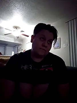 Snapshot of DevilDahm chatting on December 12, 8:14 am DevilDahm online show from December 12, 8:14 am