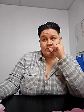 Snapshot of DevilDahm chatting on December 31, 5:18 pm DevilDahm online show from December 31, 5:18 pm