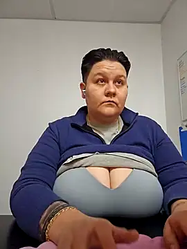 Snapshot of DevilDahm chatting on January 13, 4:19 pm DevilDahm online show from January 13, 4:19 pm