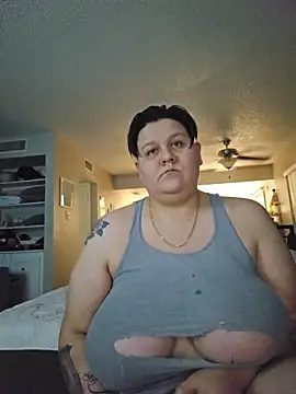 Snapshot of DevilDahm chatting on December 1, 10:20 am DevilDahm online show from December 1, 10:20 am