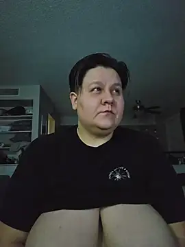 Snapshot of DevilDahm chatting on December 5, 5:05 am DevilDahm online show from December 5, 5:05 am