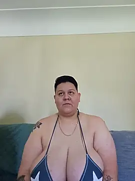 Snapshot of DevilDahm chatting on May 27, 6:27 pm DevilDahm online show from May 27, 6:27 pm