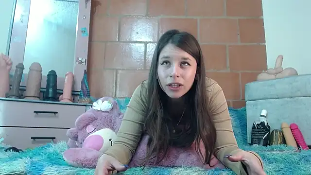 Snapshot of RubyEmerald chatting on February 24, 6:28 pm RubyEmerald online show from February 24, 6:28 pm