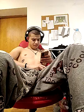 BigDickEnrg7195 online show from February 1, 6:32 am