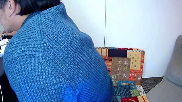 Snapshot of agaupt2 chatting on December 2, 4:20 pm agaupt2 online show from December 2, 4:20 pm