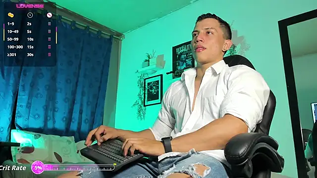 Snapshot of ThomsEvery_ chatting on October 17, 12:36 am ThomsEvery online show from October 17, 12:36 am