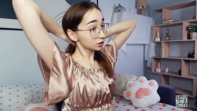 PollyBeev online show from October 24, 7:27 am